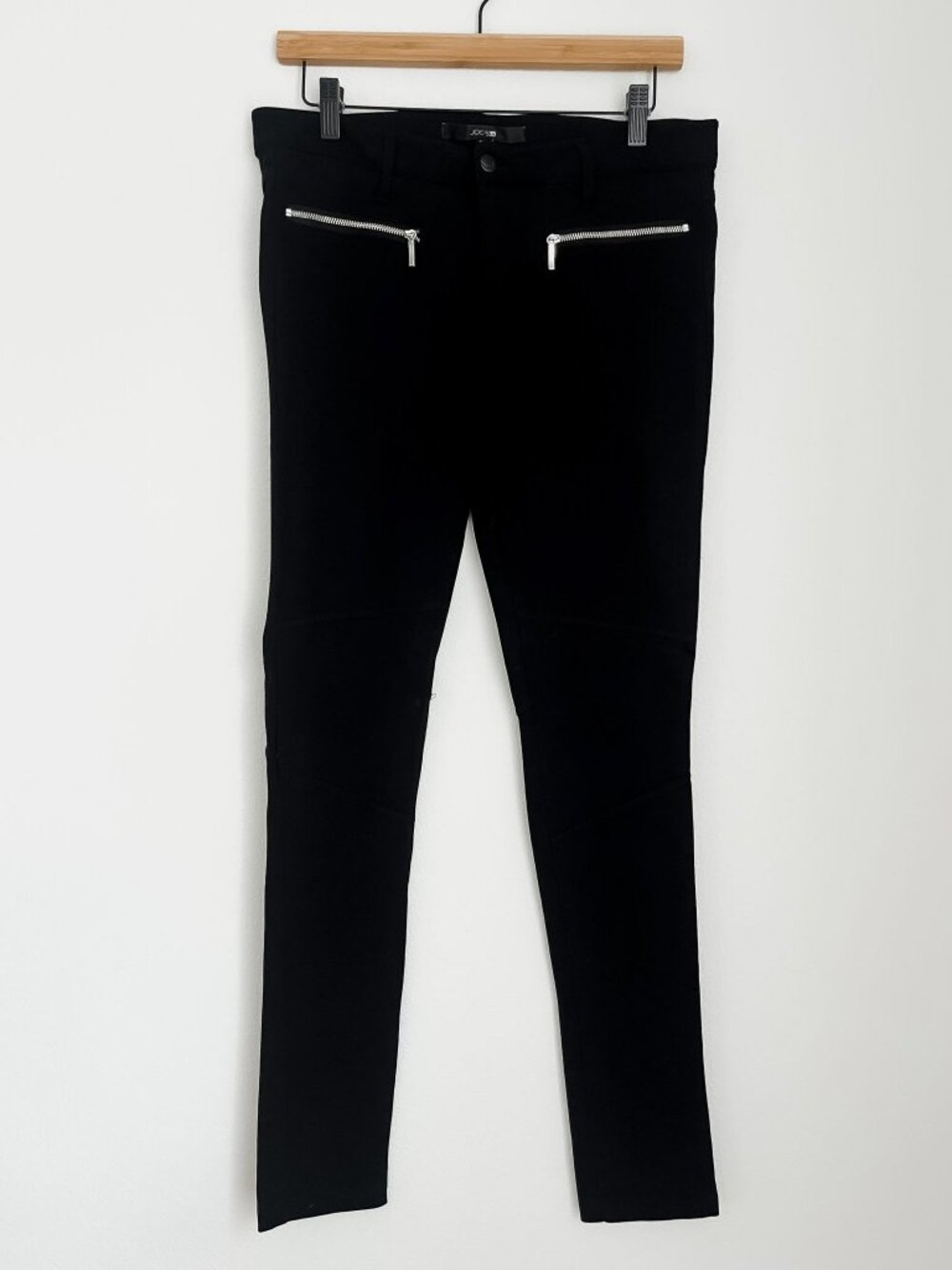 Joe’s Jeans Black Low-Rise Skinny Jeggings — Size 31